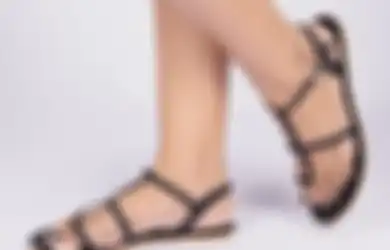 Enggak Boleh Disepelekan, Ini 3 Hal yang Harus Diperhatikan Saat Memilih Sandal Biar Nyaman