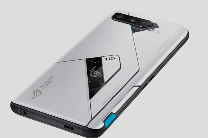 Tampilan belakang ASUS ROG Phone 5 Ultimate