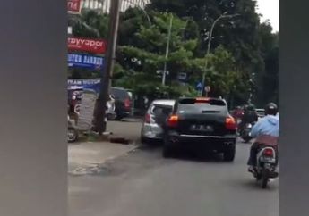 Beredar Video Pengemudi Tabrak Mobil di Depannya Sampai Ringsek, Diduga Dalam Pengaruh Alkohol