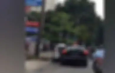 Diduga Berada dalam Pengaruh Alkohol, Pengemudi Ini Tabrak Mobil Sampai Ringsek Parah, Begini Videonya
