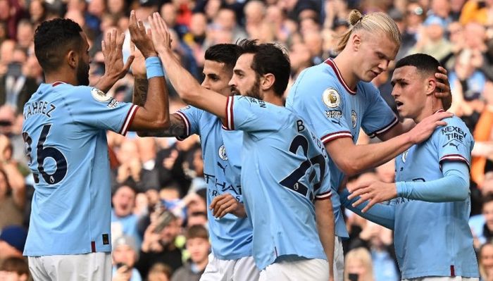 Phil Foden merayakan golnya untuk Manchester City ke gawang Southampton dalam lanjutan Liga Inggris 2022-2023.