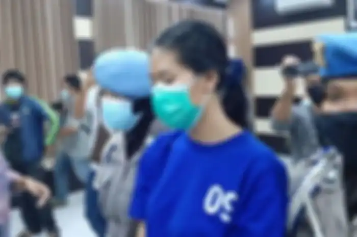 Tersangka pengirim sate beracun, Nani Apriliani Nurjaman.