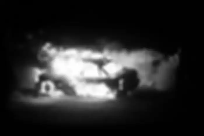 Ilustrasi mobil terbakar
