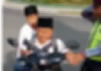 Video Detik-detik Bocah SMP Nangis Kejer Kena Tilang, Makin Jadi Saat Honda BeAT-nya Mau Disita
