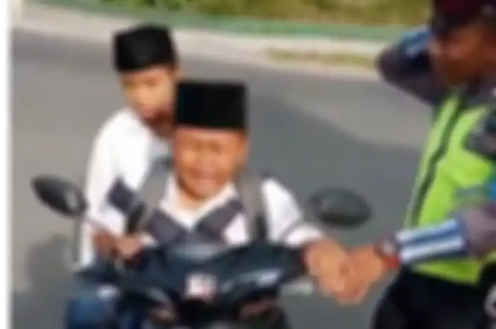 Bocah takut ditilang polisi sampai nangis histeris