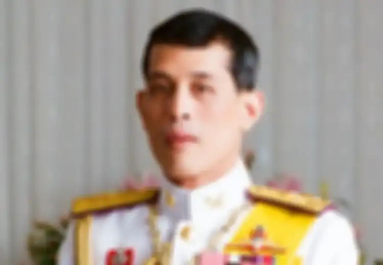 Rakyat Thailand Marah, Bersama 20 Selirnya Raja Vajiralongkorn Malah Mengisolasi Diri di Hotel Mewah Jerman Saat Wabah Corona