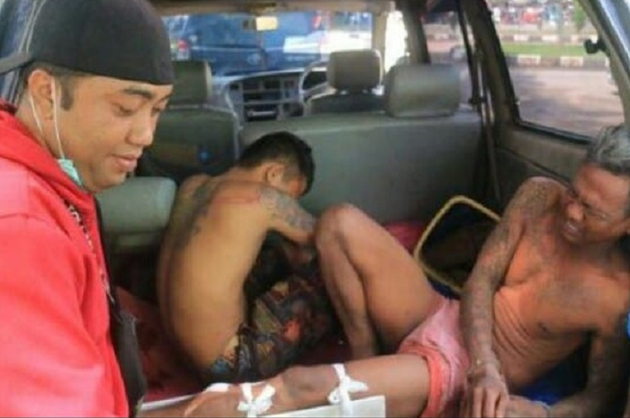 Dua begal tersungkur ditembak polisi di Samarinda, Kalimantan.