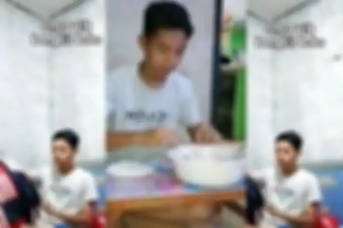 Kisah Derlin Wahyudi viral lantaran setiap hari ia harus bangun jam 01.00 dini hari, demi membuat aneka kue seperti donat, pisang cokelat dan jajanan lainnya untuk dijual. 