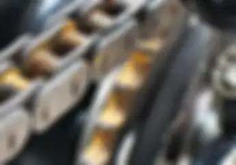 Jarang yang Tahu, Sebenarnya Boleh Enggak Sih Mencuci Rantai Motor?