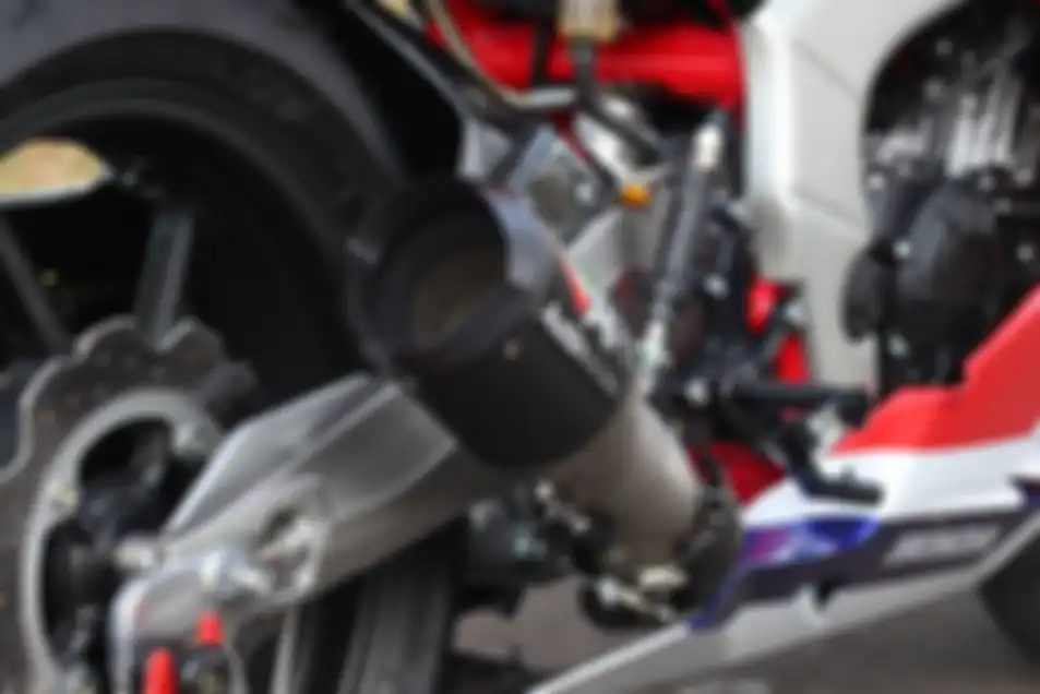 Modifikasi Honda CBR250RR, kini pakai knalpot merek Austin Racing yang suaranya cukup menggelegar