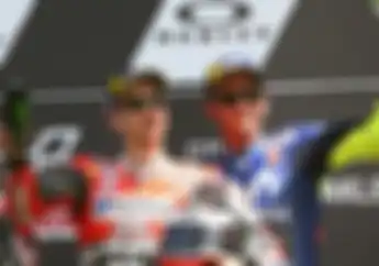 Bocor, Yamaha YZR-M1 yang Dipakai Valentino Rossi Karena Jorge Lorenzo, Kok Bisa?