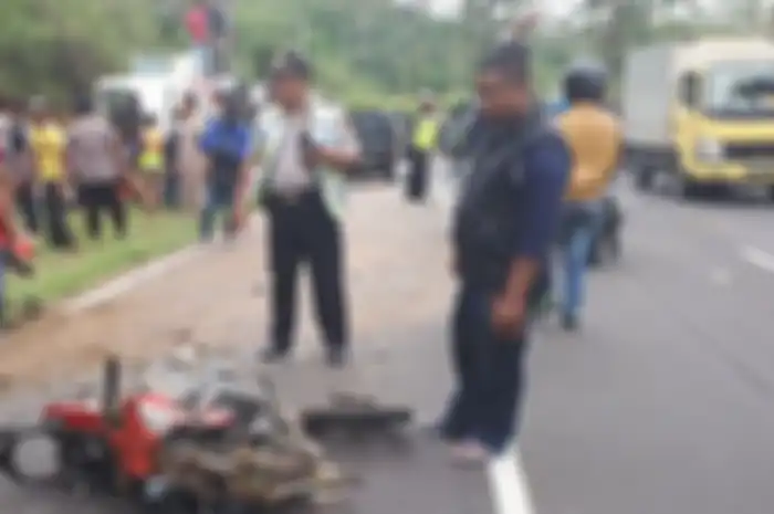 Kecelakaan kembali terjadi di Tanjakan Emen, Subang Jabar.