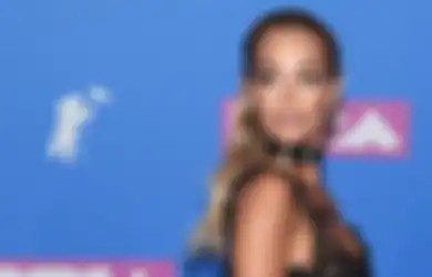Makeup dan Gaya Rambut Terbaik di MTV VMA 2018 yang Seru Buat Dicoba!