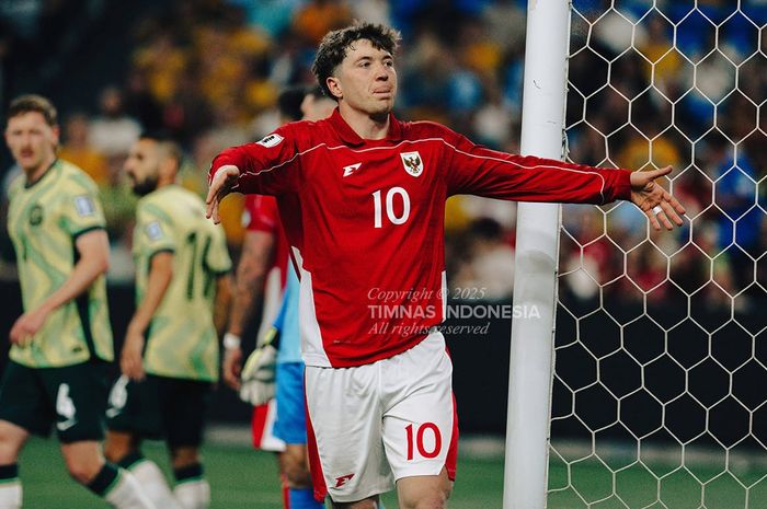 Pemain timnas Indonesia, Ole Romeny, melakukan selebrasi setelah mencetak gol ke gawang Australia di Kualifikasi Piala Dunia 2026, Kamis (20/3/2025).