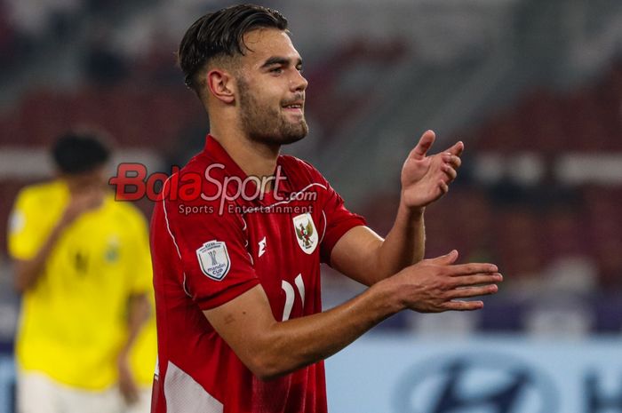 Jens Raven sedang melakukan selebrasi pacu jalur seusai mencetak gol dalam laga babak penyisihan Grup A Piala AFF U-23 2025 antara Timnas U-23 Indonesia versus Timnas U-23 Brunei Darussalam di Stadion Utama Gelora Bung Karno, Senayan, Jakarta, Selasa (15/7/2025).