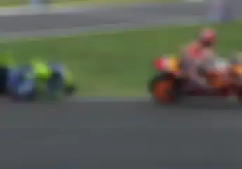 Nah Kan... Seharusnya Marc Marquez Terkena Ride through penalty 2 Kali, Bukan Sanksi 30 Detik!