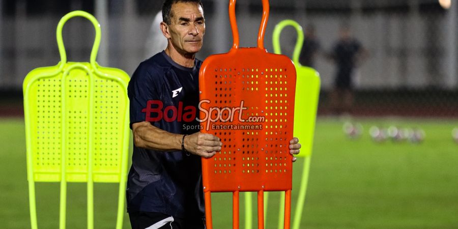 Jurnalis ESPN Sindir Gerald Vanenburg: Taktiknya Cuma Lemparan ke Dalam!
