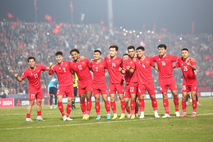 Selebrasi pada pemain Timnas Vietnam saat mengalahkan Singapura di babak semifinal ASEAN Cup 2024.