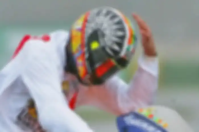 AGV Luncurkan Helm Spesial Limited Edition Valentino Rossi 2002