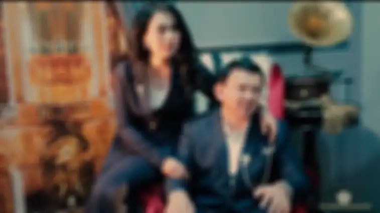 Foto Ahok dan Puput Nastiti Devi dengan tema Vintage