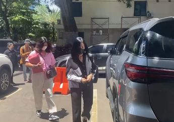 Datangi Polda Metro Jaya, Amy BMJ Jalani Pemeriksaan Kasus Dugaan Perselingkuhan Aden Wong