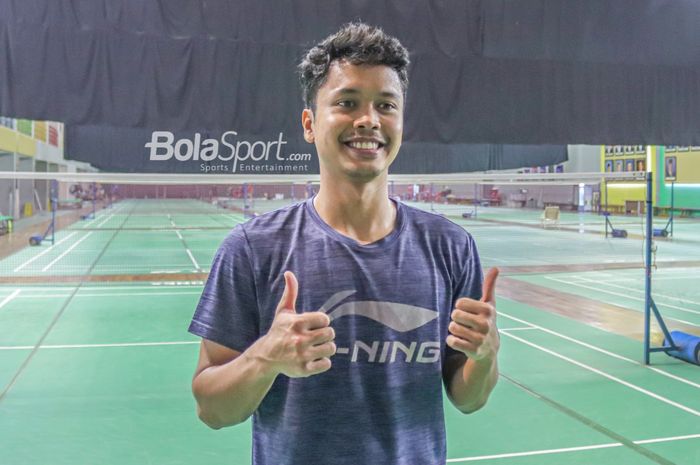 Atlet bulutangkis tunggal putra Indonesia, Anthony Sinisuka Ginting, sedang berfoto pose di Pelatnas PBSI, Cipayung, Jakarta Timur, 23 November 2022.