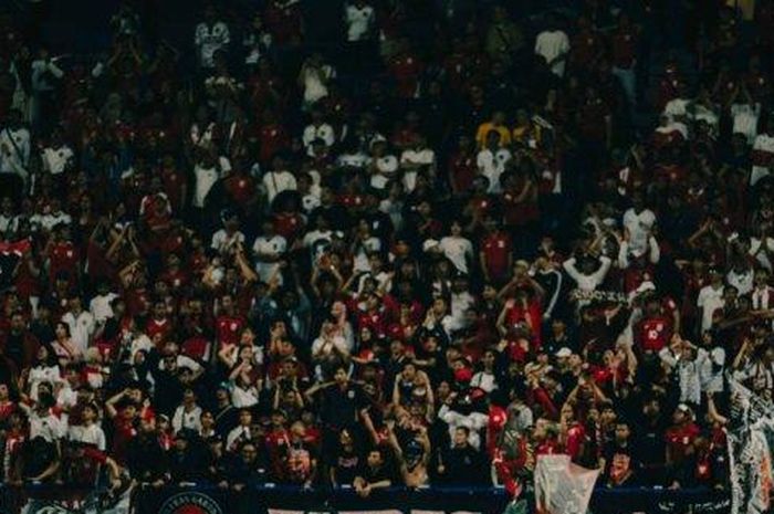 Kronologi Suporter Timnas Indonesia Meninggal di Stadion GBT Surabaya