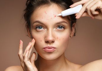 Waspadai Segitiga Kematian di Wajah, Jangan Pencet Jerawat di 3 Area Berikut!