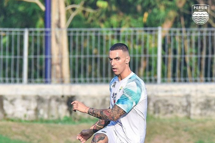 Alberto Rodriguez, saat menjalani latihan bersama Persib Bandung.