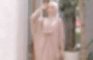 5 Ide Model Kaftan Modis Warna Pastel Buat Dipakai Halal Bihalal 2022!