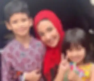 Tsania Marwa dan kedua anaknya.