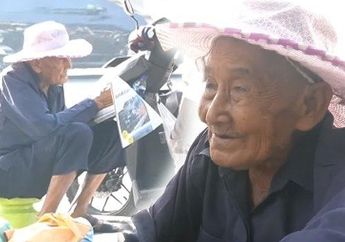 Padahal Dulu Profesinya Mentereng Jadi Pengawal Presiden Soekarno, Begini Nasib Mbah Waris Sekarang, Habiskan Masa Tuanya dengan Jualan Koran Demi Sambung Hidup