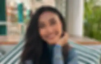 Novia Bachmid Menangisi Rambutnya yang Kini Enggak Keriting Lagi