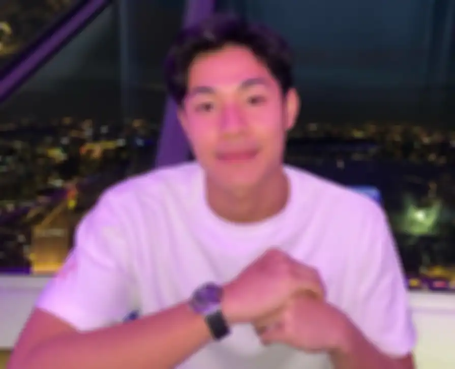 Meerqeen Juga Pandai Bernyanyi