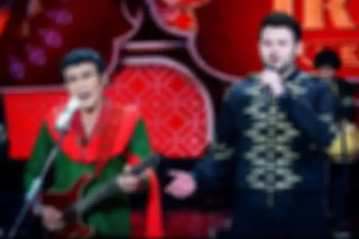Rhoma Irama dan Ridho Rhoma Saat Tampil di Atas Panggung.