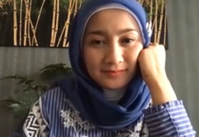 Desy Ratnasari dalam segmen Sudut Sore IGTV Falcon Pictures, Senin (31/8/2020) lalu.