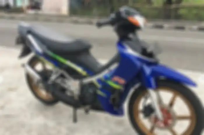 Motor Suzuki Satria Hiu 2004 dijual murah.