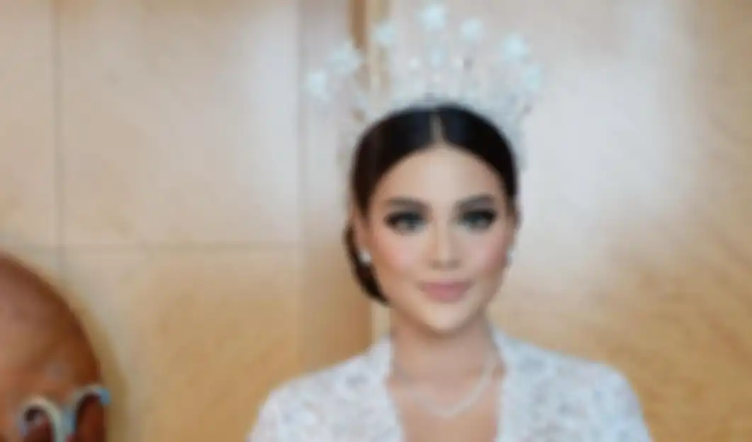 Gaya makeup Aurel Hermansyah di hari pernikahannya