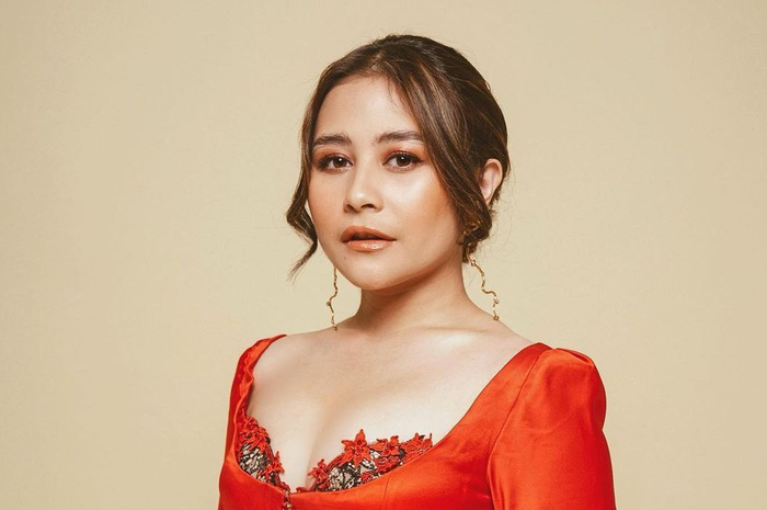 Prilly Latuconsina Bikin Tutorial Bangun Tidur Langsung Cantik