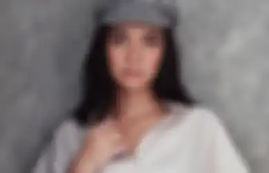 Terlihat Simpel dan Minimalis, Intip Isi Kamar Angela Gilsha Yuk!