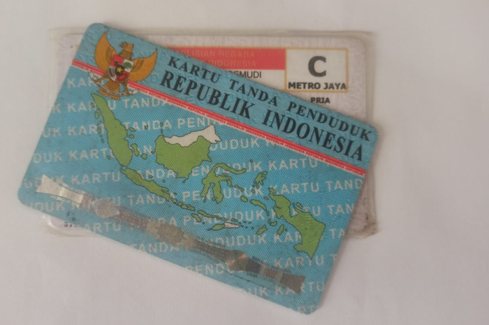 Ilustrasi KTP dan SIM
