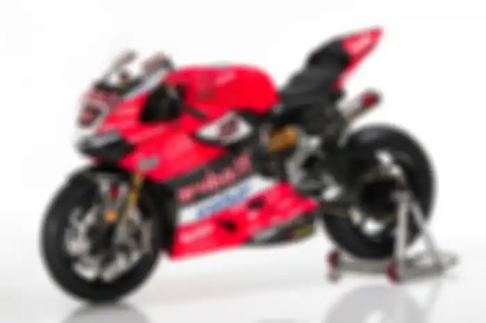 Motor bernomor #33 pacuan Marco Melandri. Pembalap Italia ini memperkirakan tahun 2018 akan banyak pembalap yang naik podium