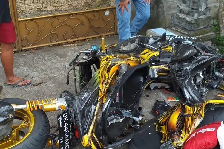 Bikin Dompet Jebol, Biaya Perbaikan Yamaha XMAX yang Hancur Tabrakan dengan Honda Supra di Bali