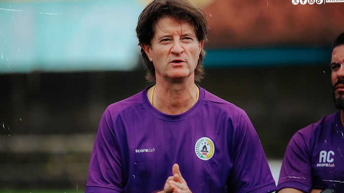 Pelatih PSS Sleman, Pieter Huistra.