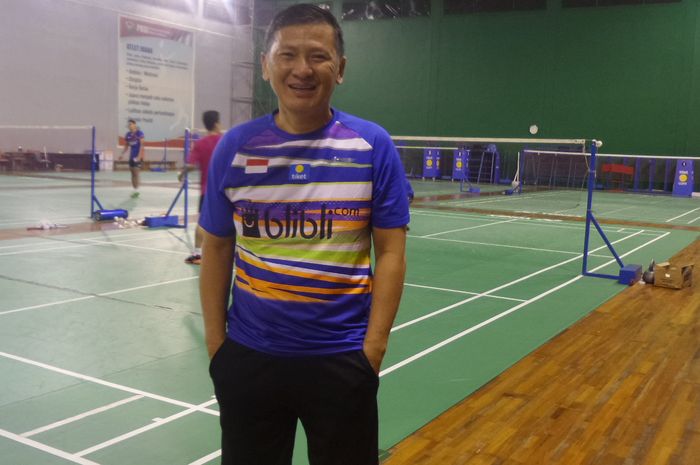 Pelatih kepala tunggal putra Indonesia, Hendry Saputra, berpose di hall pelatnas Cipayung, Jakarta, Senin (24/6/2019).