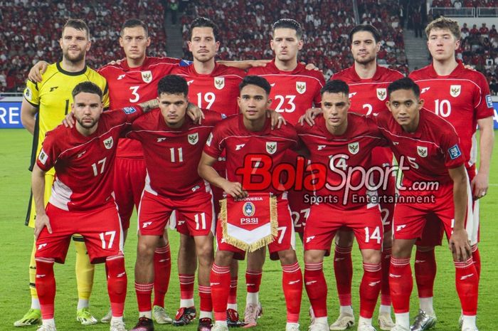 Skuat Timnas Indonesia (Skuad Timnas Indonesia) sedang berfoto bersama di Stadion Utama Gelora Bung Karno, Senayan, Jakarta, Selasa (25/3/2025).