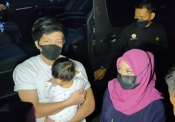 Anak Sudah Genap Berusia 7 Bulan, Atta dan Aurel Kompak Tak Ingin Ameena Cepat Tumbuh Dewasa: Kadang Suka Sedih