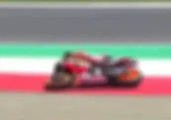 Waduh.. Dikejar Rossi, Marc Marquez Jatuh di Race MotoGP Italia, Ini Videonya