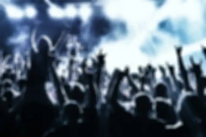 5 aksi rockstar menghentikan konser untuk keselamatan ppenonton