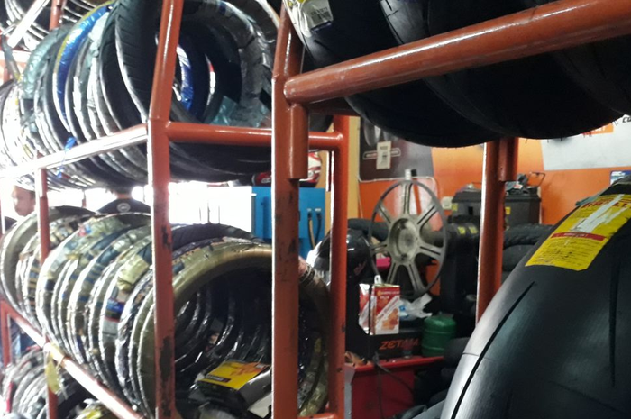 Ban motor baru